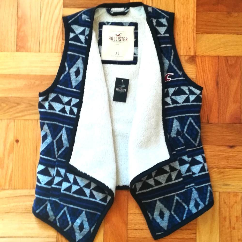 Hollister Sherpa style vest w/ Aztec design NWT XS